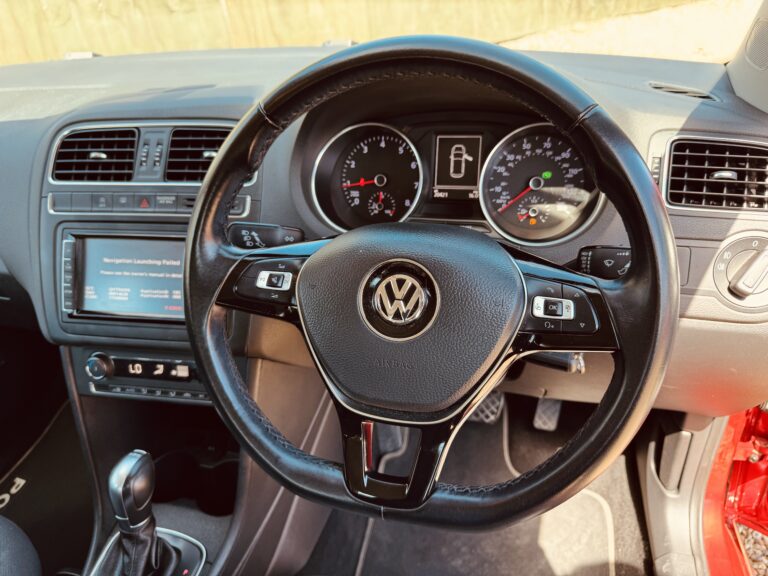 VOLKSWAGEN POLO 9,390 20415 MI PETROL AUTOMATIC VIEW DETAILS... image 14